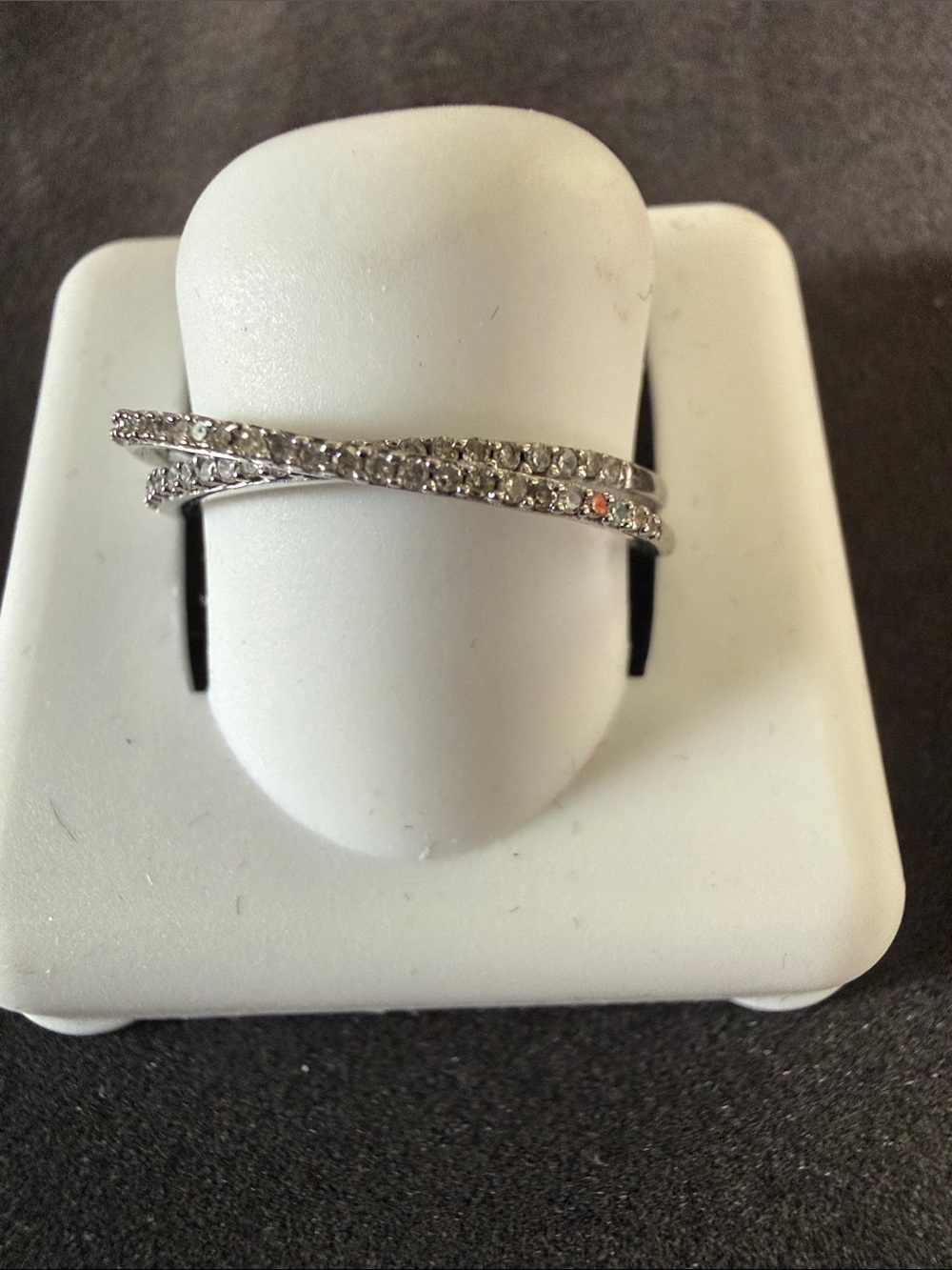 10k gold Crisscross Diamond Band size 5.5